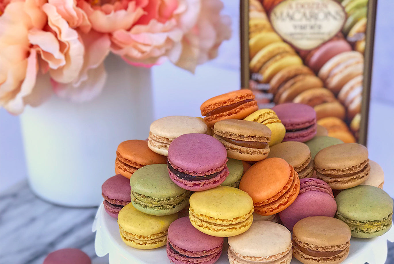 A Dozen Macarons variés